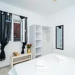 Magnolia Apartments,