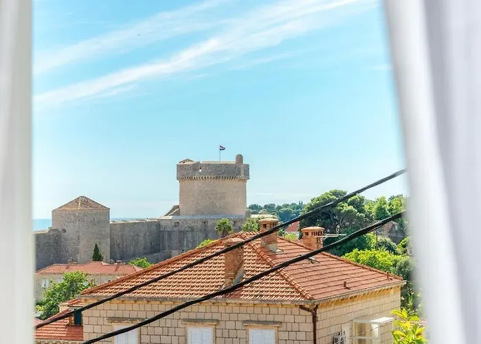 Magnolia Apartments,