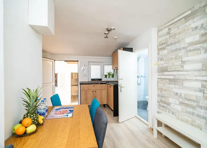 Magnolia Apartments, *