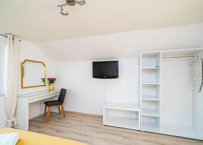 Magnolia Apartments,