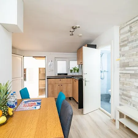 Magnolia Apartments, *