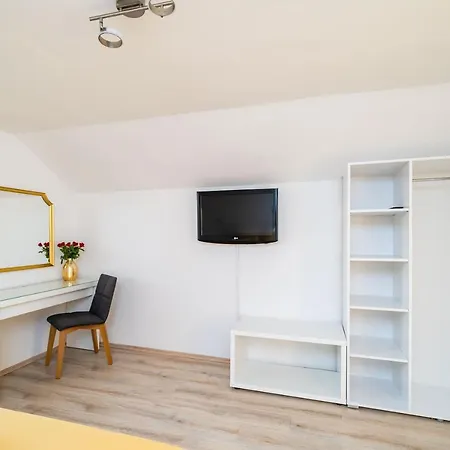 Magnolia Apartments,